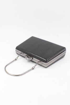 068 2210 Siyah Petek Abiye Çantası Clutch